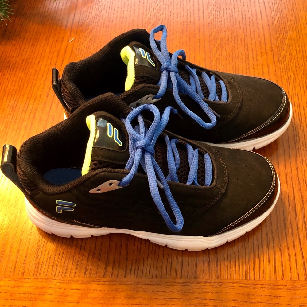 Fila basketball shoes-like new